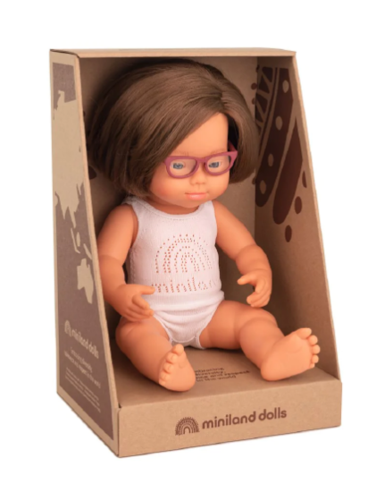 Imagen de MUÑECA INCLUSIVA CON SÍNDROME DE DOWN Y LENTES